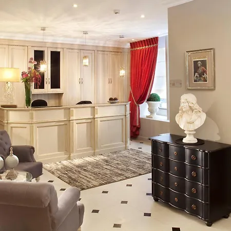 Des Comedies Hotel 3*