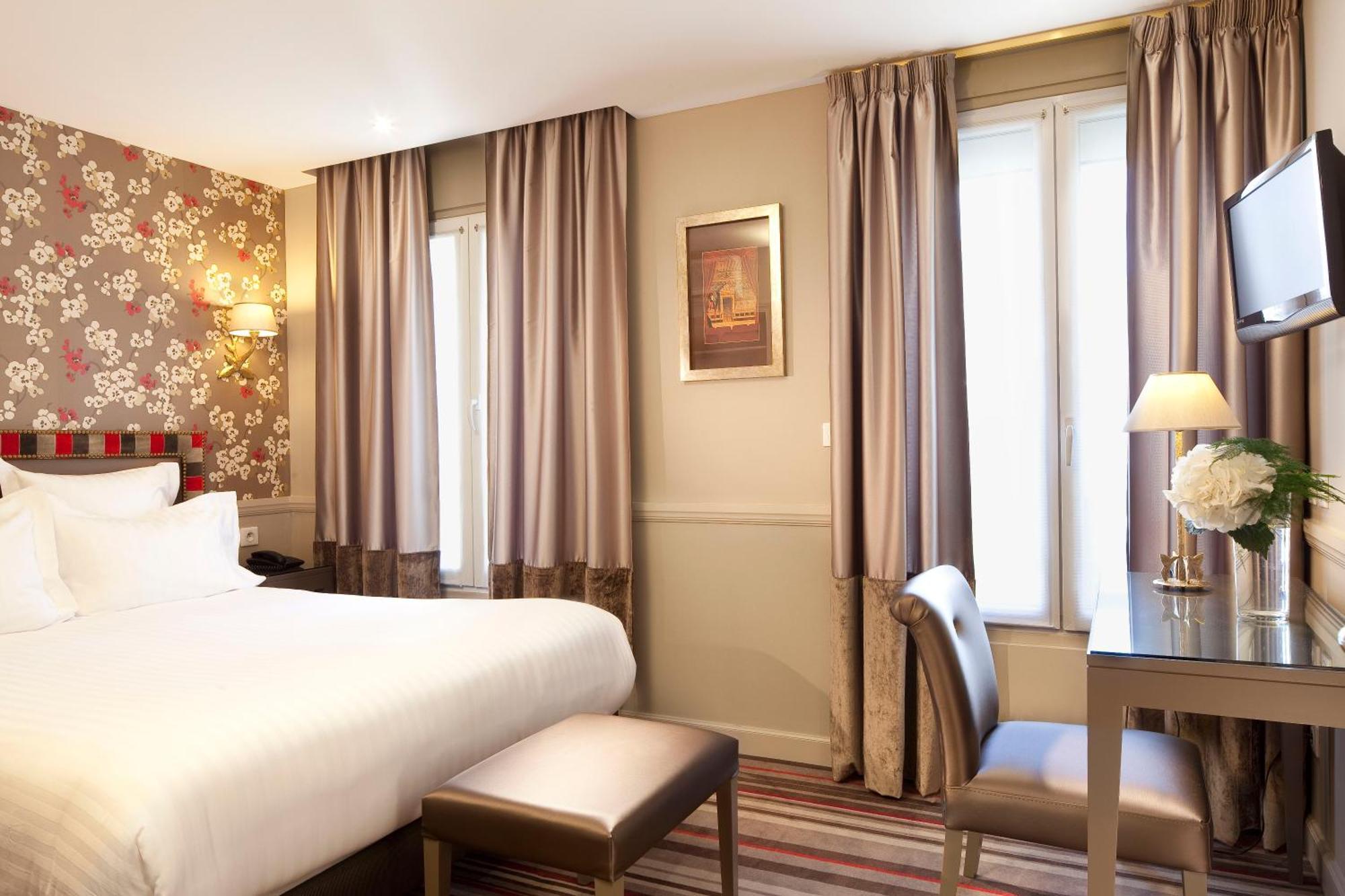 Hotel Des Comédies 3*