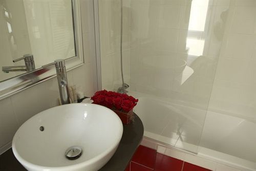 Hotel Des Comédies 3*